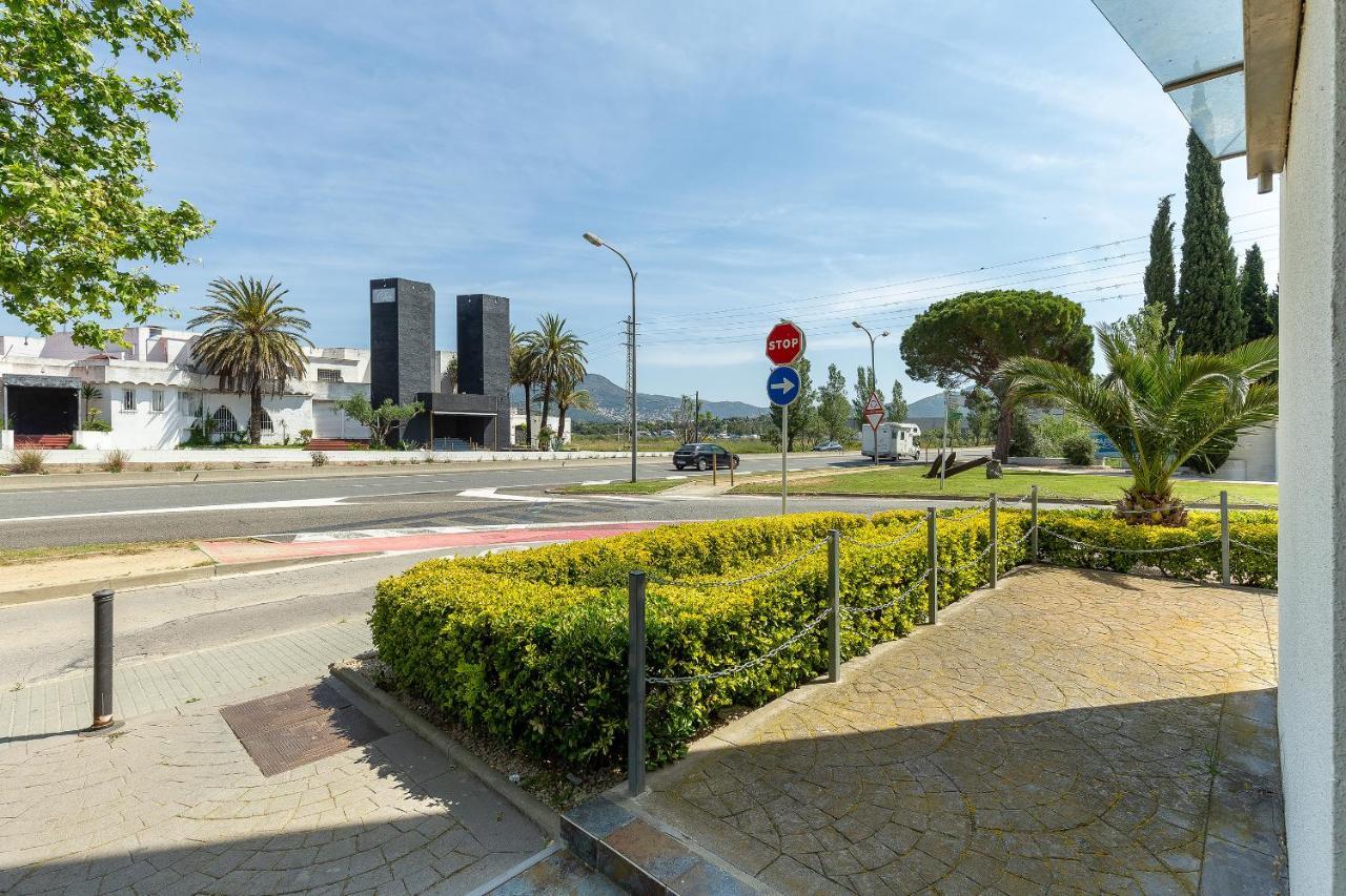 V017 - Porto Marina Leilighet Roses Eksteriør bilde